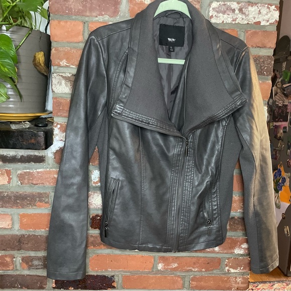 Grey Leather Jacket - Picture 3 of 6